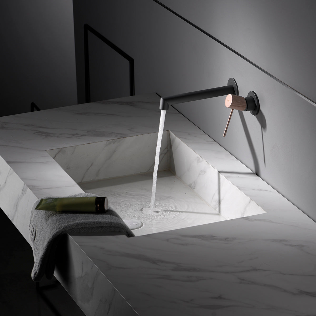 Eengreeps mengkraan voor wastafel Line matgrijs / champagne