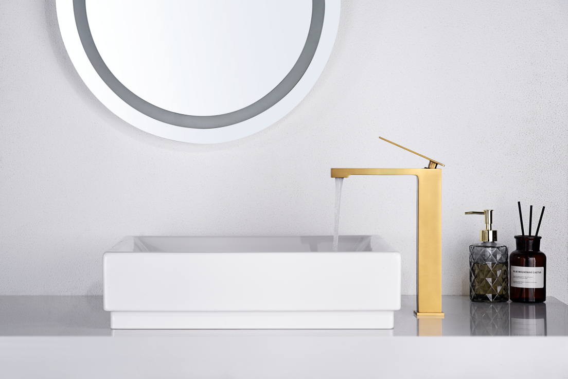 Eengreeps mengkraan voor wastafel met hoge uitloop Pisa geborsteld goud