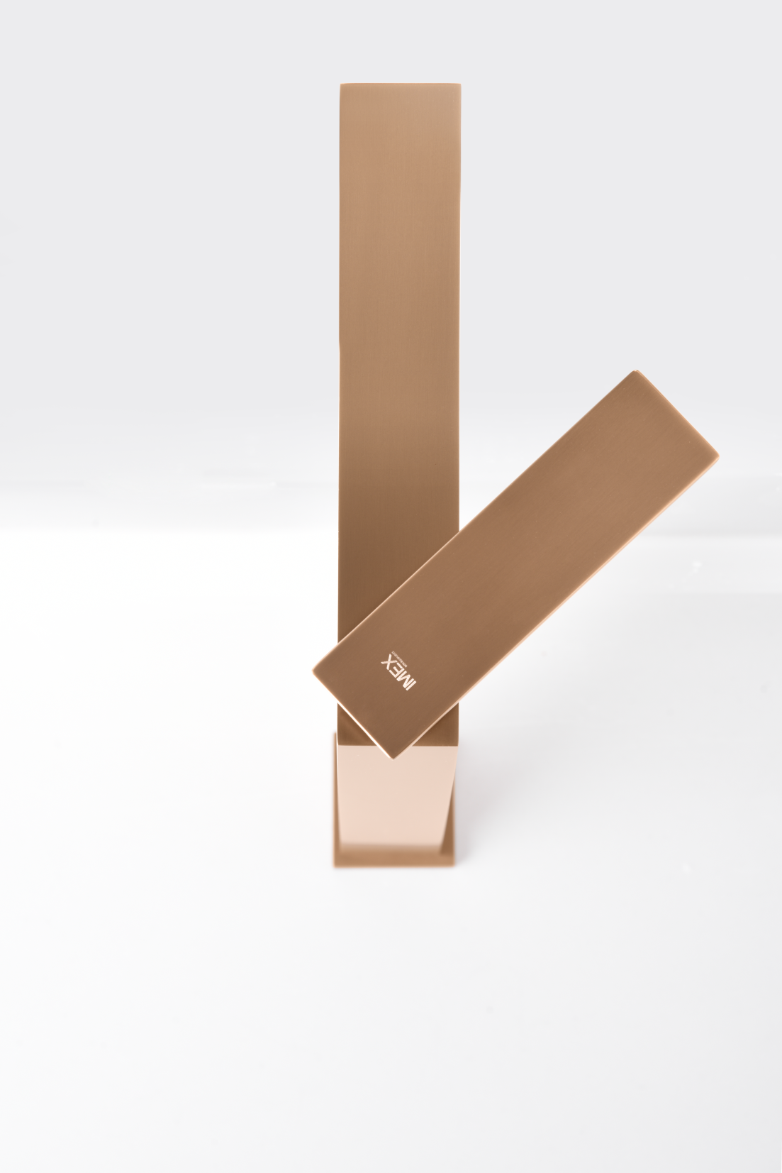 Eengreeps wastafelmengkraan met hoge uitloop Pisa geborsteld roségoud